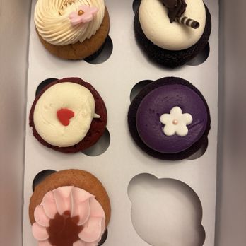 Sugarlina Bakeshop - Bakeries Near Me - Honolulu, Hawaii