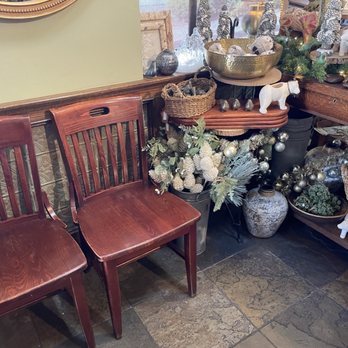 Linn's Restaurant - American Near Me - Cambria, California