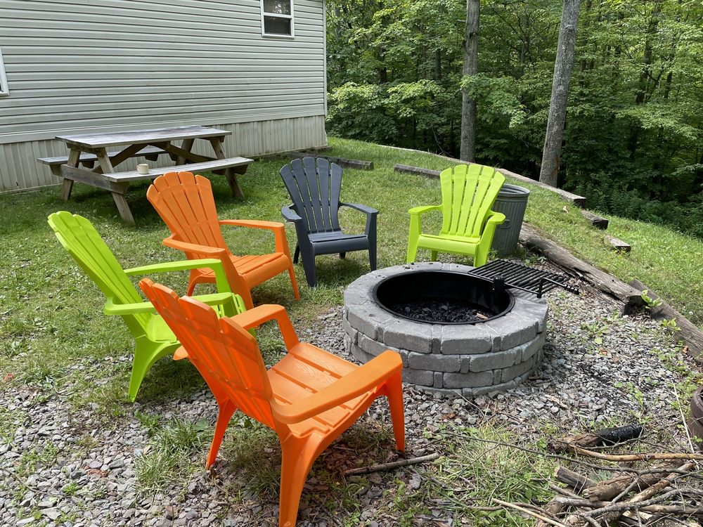 CHRISTMAN’S HIDEAWAY Updated March 2024 1471 Shumway Hill Rd