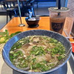 An Nam Vietnamese Grill - Beef pho and tai tea