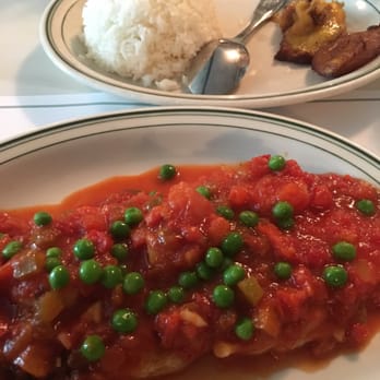 Versailles - Pescado con camarones en salsa criolla con blanco y maduros...So F&@$ good!!! - Cuban Near Me - Miami, Florida Versailles - Pescado con camarones en salsa criolla con blanco y maduros...So F&@$ good!!! - Cuban Near Me - Miami, Florida