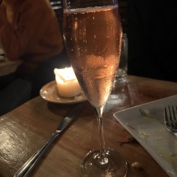 C'est Si Bon! Bistro+Vins - Rosé bubbles - French Near Me - Portland, Oregon C'est Si Bon! Bistro+Vins - Rosé bubbles - French Near Me - Portland, Oregon