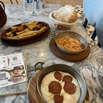 MADO - Yorkdale - Ice Cream & Frozen Yogurt Near Me - Toronto, Ontario MADO - Yorkdale - Ice Cream & Frozen Yogurt Near Me - Toronto, Ontario
