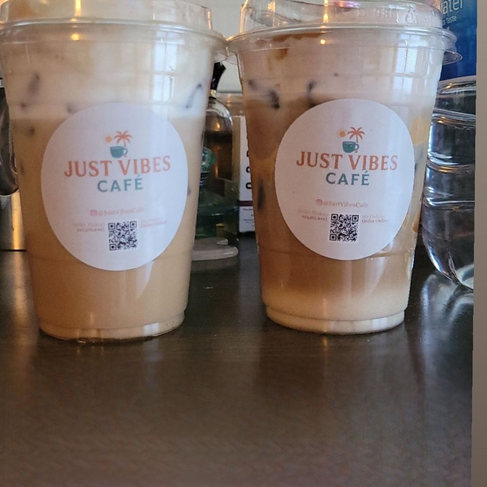 Honey latte with lavender foam and and café de Olla latte.. Honey latte with lavender foam and and café de Olla latte..