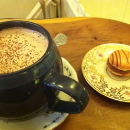 Yummy hazelnut hot coco and delicious macrons ! Yummy hazelnut hot coco and delicious macrons !