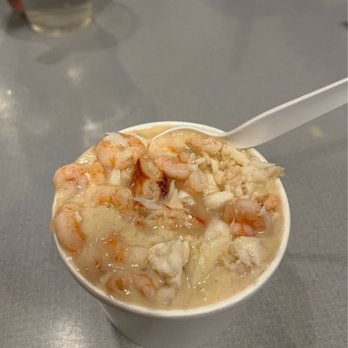 Gilbert's Chowder House - Seafood Chowder - Seafood Near Me - Portland, Maine Gilbert's Chowder House - Seafood Chowder - Seafood Near Me - Portland, Maine