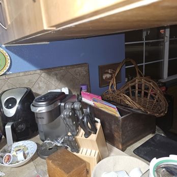 Delerio Construction - Separation from cabinet at project end. - General Contractors Near Me - Fresno, California