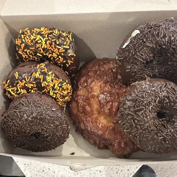 Donut King - Donuts Near Me - Pleasanton, California