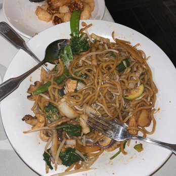 Panda Inn - Vegetable Lo-Mein - Chinese Near Me - Ontario, California Panda Inn - Vegetable Lo-Mein - Chinese Near Me - Ontario, California