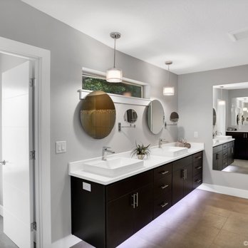 Crown Construction Flooring and Roofing - Bathroom - Roofing Near Me - Lake Oswego, Oregon Crown Construction Flooring and Roofing - Bathroom - Roofing Near Me - Lake Oswego, Oregon