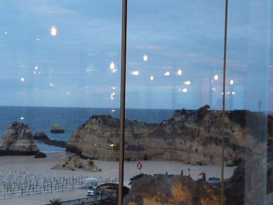 Restaurante F by null