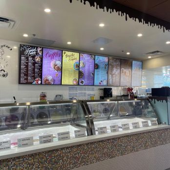 D Spot Desserts - an ice cream shop - Desserts Near Me - Burlington, Ontario