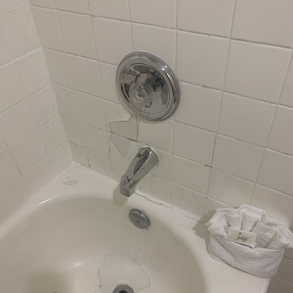 Chula Vista Inn - Bath tub - Hotels Near Me - Chula Vista, California Chula Vista Inn - Bath tub - Hotels Near Me - Chula Vista, California