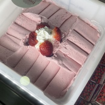 La Michoacana - Homemade strawberry icecream - Ice Cream & Frozen Yogurt Near Me - Lemoore, California