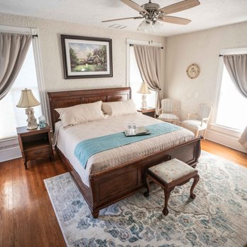 Live Oaks Inn - Blue Cottage Room - Hotels Near Me - Daytona Beach, Florida Live Oaks Inn - Blue Cottage Room - Hotels Near Me - Daytona Beach, Florida