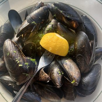 Elysian Cafe - Mussels and Pommes Frites - New American Near Me - Hoboken, New Jersey