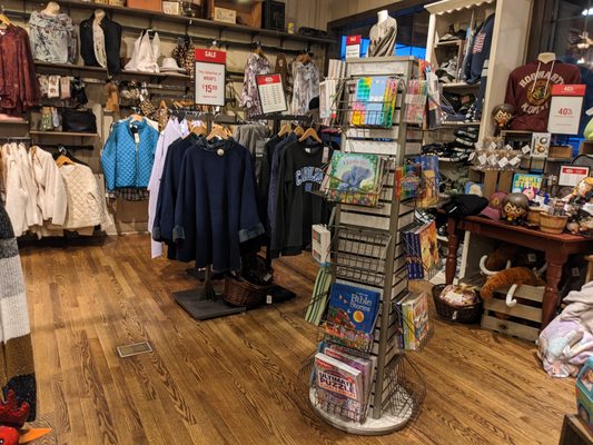 Cracker Barrel Old Country Store by null