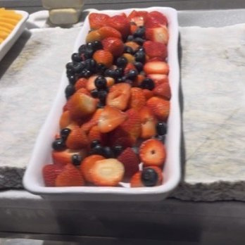 100 Sails Restaurant & Bar - Fruits - Buffets Near Me - Honolulu, Hawaii