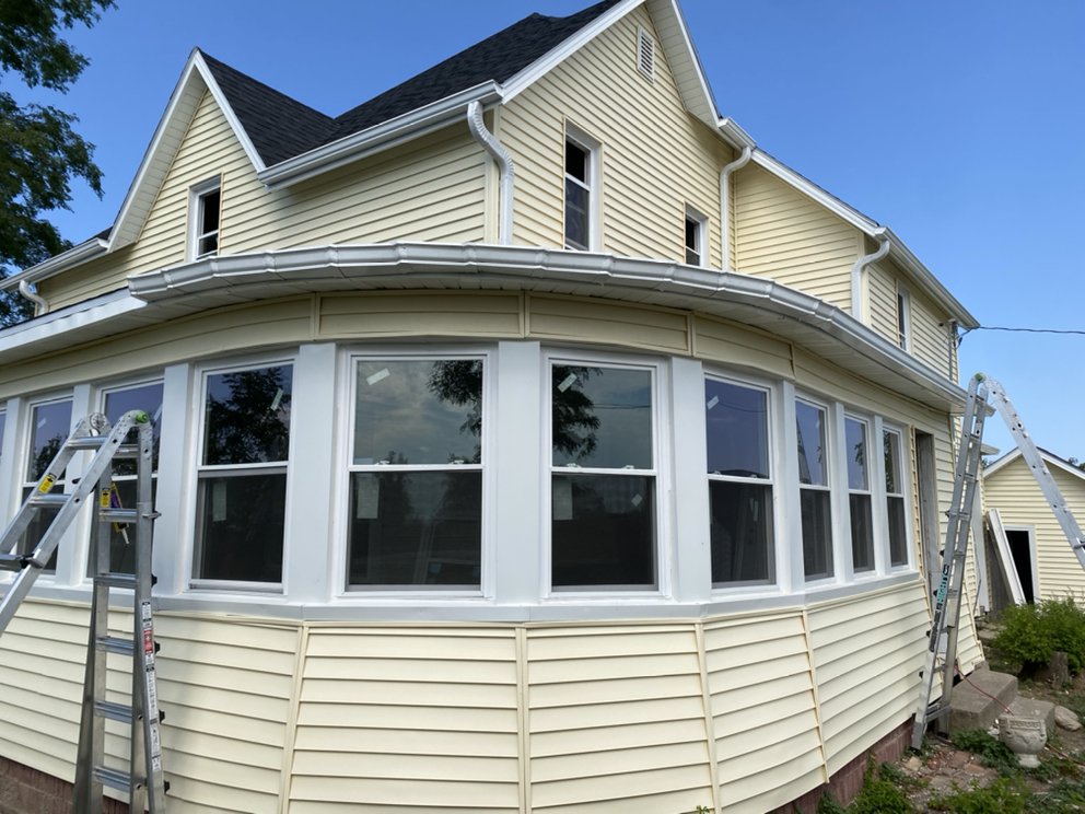 SEES SEAMLESS GUTTERS Updated May 2024 Request a Quote Des Moines