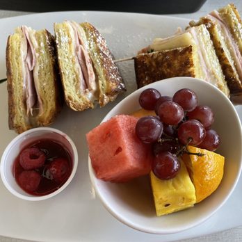 Broken Yolk Cafe - Monte Cristo - Breakfast & Brunch Near Me - Del Mar, California