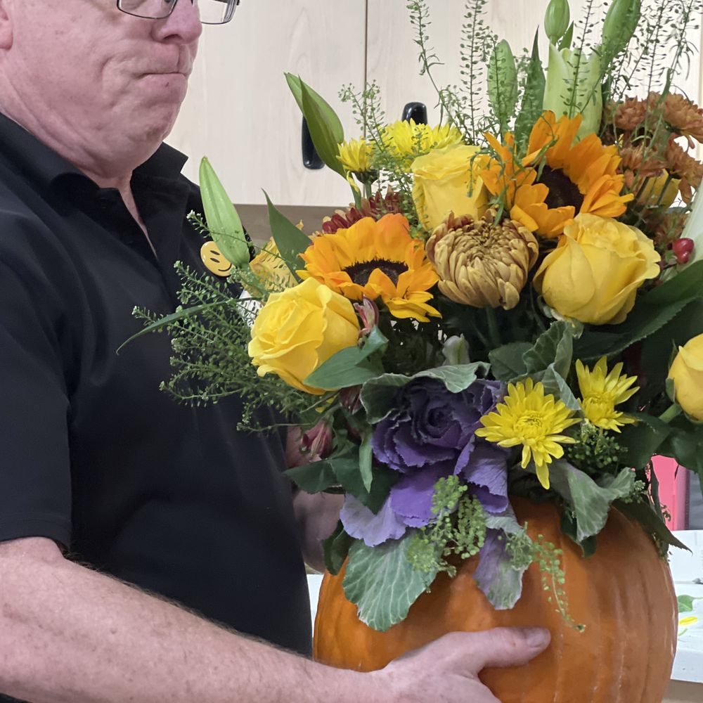 Paul with my pumpkin call arrangement Paul with my pumpkin call arrangement