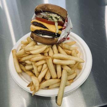 The Great White Hut - Amazing doble cheese burger and fries are very crispy love it - Burgers Near Me - Glendale, California The Great White Hut - Amazing doble cheese burger and fries are very crispy love it - Burgers Near Me - Glendale, California