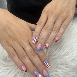 Acryliq Nails