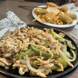 El Rey Mexican Bar & Grill - Chicken fajitas
