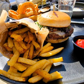 Harry's - Egg on a Burger - New American Near Me - Warrenton, Virginia