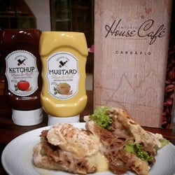 Empório House Café - #irmaosferraro #cervejaespeciais #comidadeverdade #craftbeer #brewerchef #sanduiches #mostarda #ketchup #cervejaartesanal