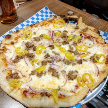 Arrowhead Pizza - Buck Yeah (sausage since they were out of meatball and substituted red onion for pickled onion) - Food Court Near Me - Worley, Idaho