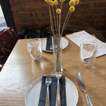 Flipper’s - Table setting - Pancakes Near Me - New York, New York
