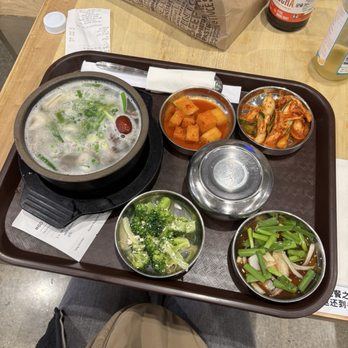 Tang Baan - 4. beef bone and meat soup with brisket - Korean Near Me - Irvine, California