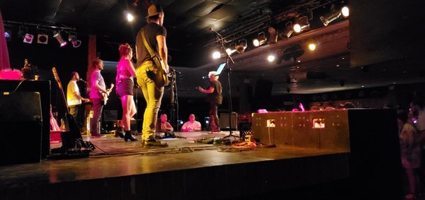 Beer Barrel Saloon by null