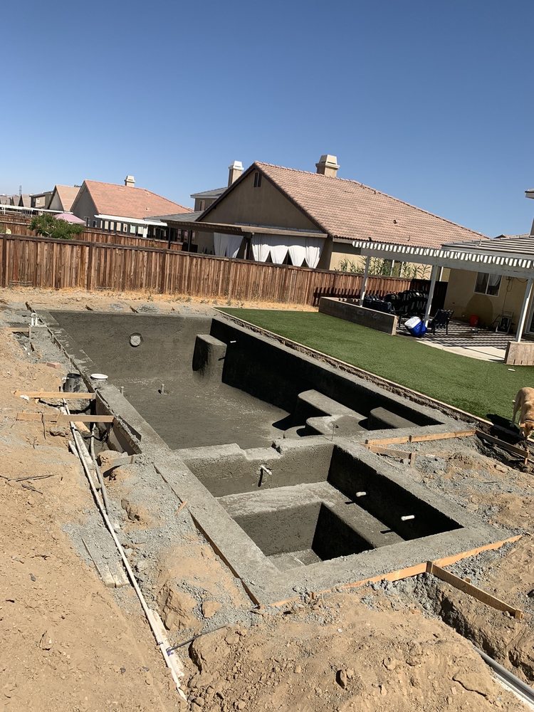 CUSTOM MOJAVE POOLS Updated August 2024 48 Photos & 25 Reviews