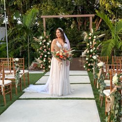 Vignette Gardens - Ceremony area and dancing