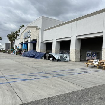 Lowe's Home Improvement - Outside - Home Decor Near Me - Long Beach, California