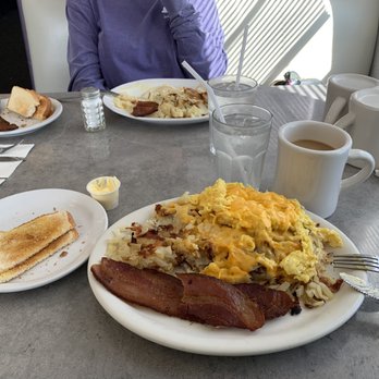Carol's Corner Cafe - #3 breakfast combo: 2 eggs, bacon or sausage, hash browns, and toast. So yummy! - American Near Me - Vancouver, Washington