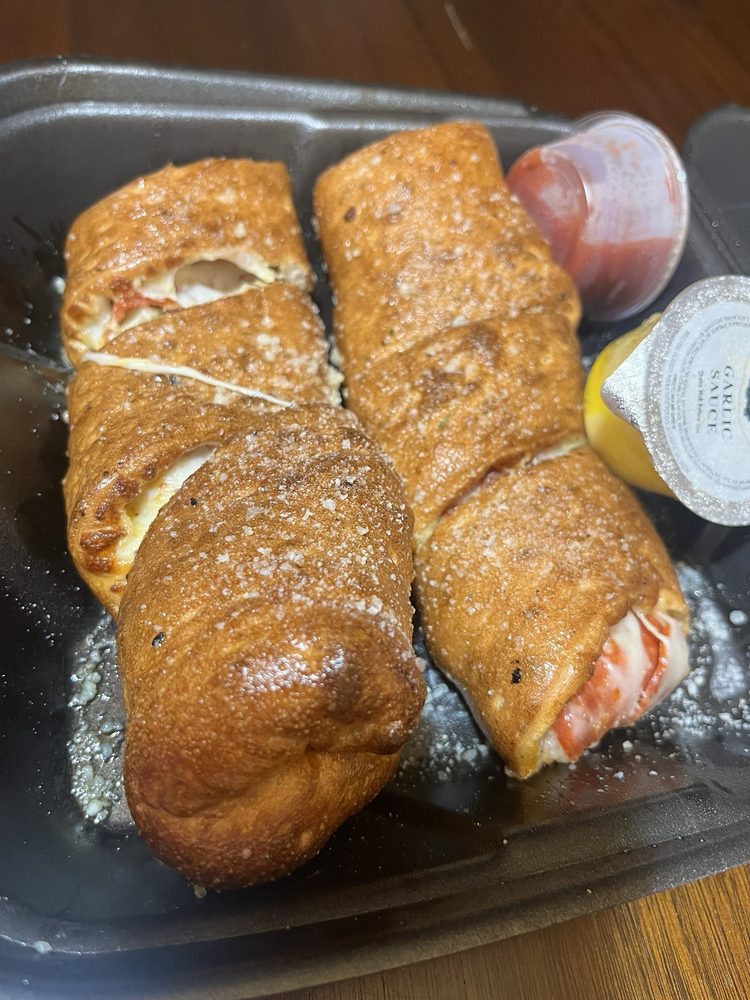 ZONER’S PIZZA, WINGS AND WAFFLES Updated August 2024 13 Reviews