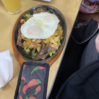 D'licious Caffe - Steak macho man skillet - Waffles Near Me - Reno, Nevada