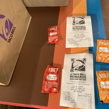 Taco Bell - Neat table design 10/30/24 - Fast Food Near Me - Scottsdale, Arizona Taco Bell - Neat table design 10/30/24 - Fast Food Near Me - Scottsdale, Arizona