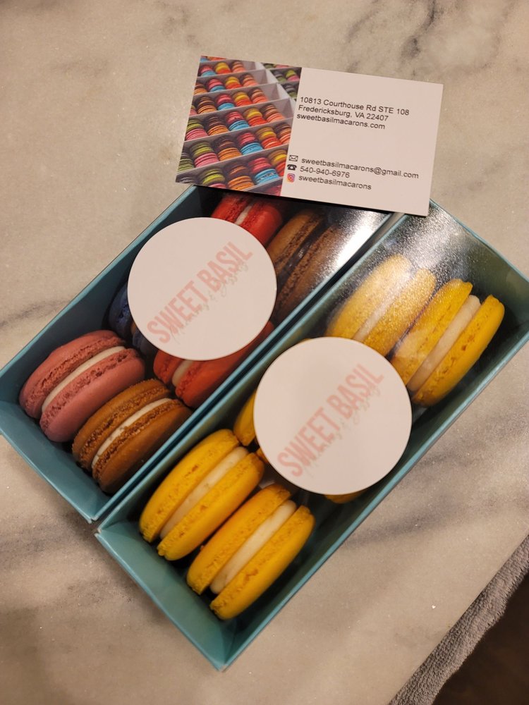 Sweet Basil Macarons Logo