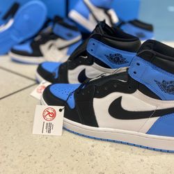 Retroville - Air Jordan 1 High UNC Toe 

Size 5C-12 

Starting At $120 Depending On Sizs

Now Available in Store & Online!
www.Retroville.shop