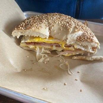 Social House Kitchen - Ham, egg, and chews on sesame bagel - Breakfast & Brunch Near Me - Saco, Maine