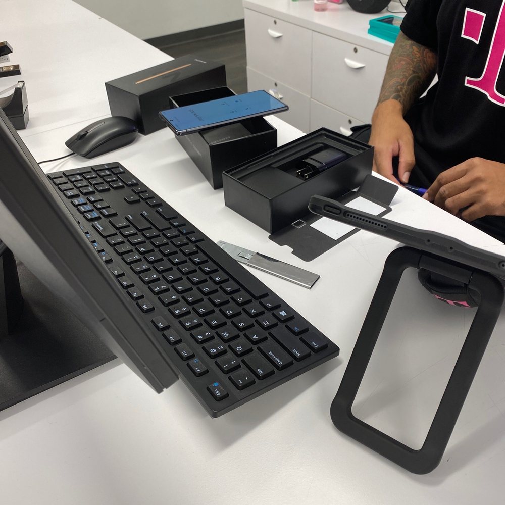 T-Mobile - Activating two new Samsung galaxy note 20 5g phones - Mobile Phones Near Me - Sacramento, California T-Mobile - Activating two new Samsung galaxy note 20 5g phones - Mobile Phones Near Me - Sacramento, California