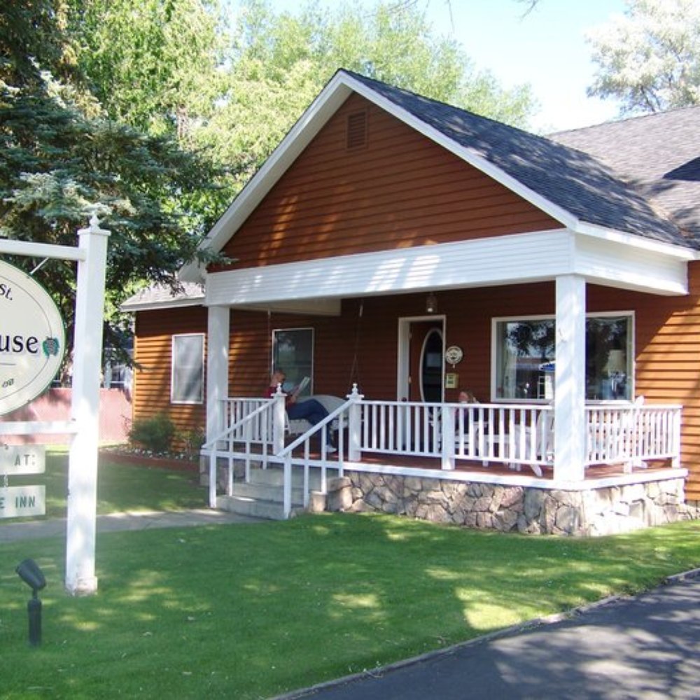 The Cain House - Cain House Entrance - Bed & Breakfast Near Me - Bridgeport, California The Cain House - Cain House Entrance - Bed & Breakfast Near Me - Bridgeport, California