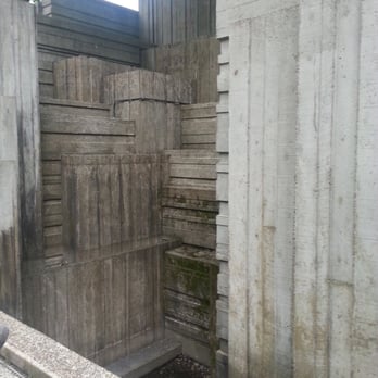 Freeway Park - Parks Near Me - Seattle, Washington
