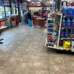 Casey's - Inside