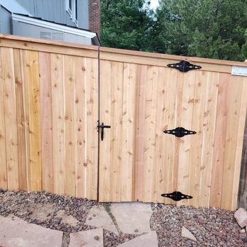 The White Picket Custom Fence - Fences & Gates Near Me The White Picket Custom Fence - Fences & Gates Near Me