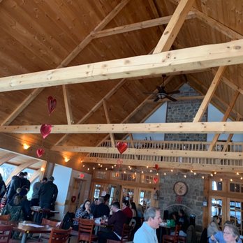 Gouveia Vineyards - High Beam Tasting Room - Wineries Near Me - Wallingford, Connecticut